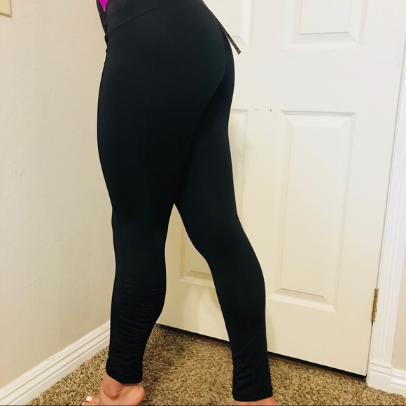 ‼️SOLD OUT‼️ Calvin Klein Performance Leggings - Picture 5 of 5